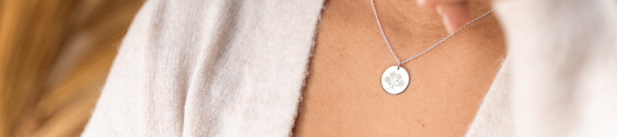 Ketting met geboortebloem