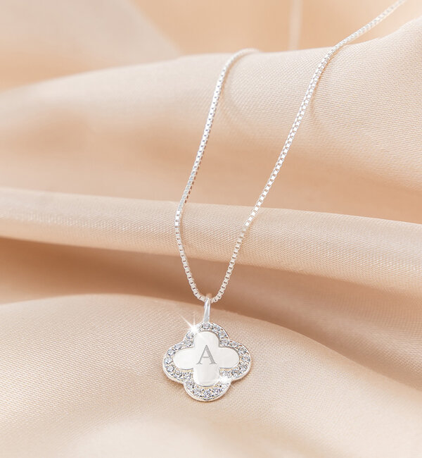 KAYA sieraden Pavé Klaver Armband en Ketting Set met Letter | Zirkonia Kristallen