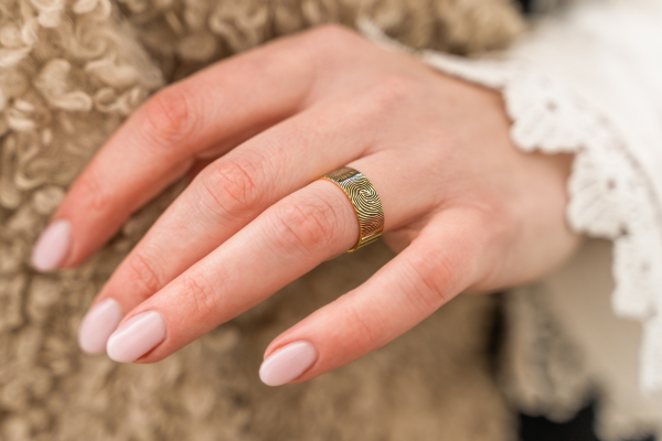 Ring met vingerafdruk verguld