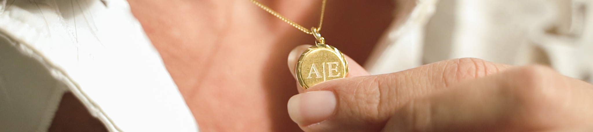ketting met letter goud