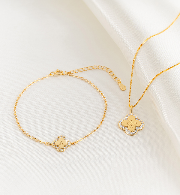 KAYA sieraden Pavé Klaver Armband en Ketting Set met Letter | Zirkonia Kristallen