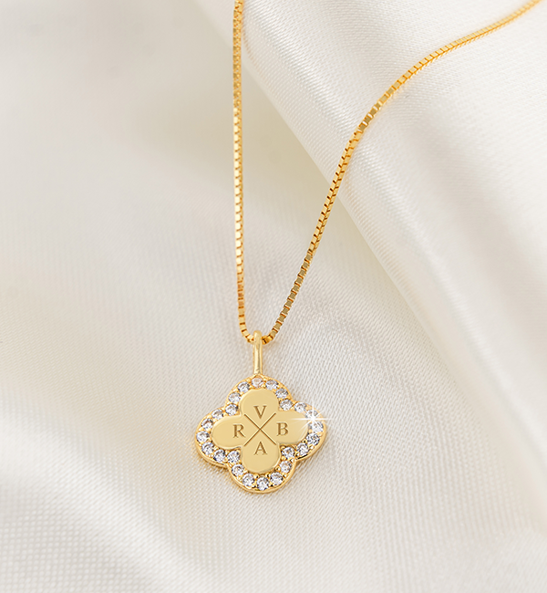 KAYA sieraden Pavé Klaver Armband en Ketting Set met Letter | Zirkonia Kristallen